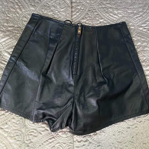 Leather shorts - Picture 4 of 8
